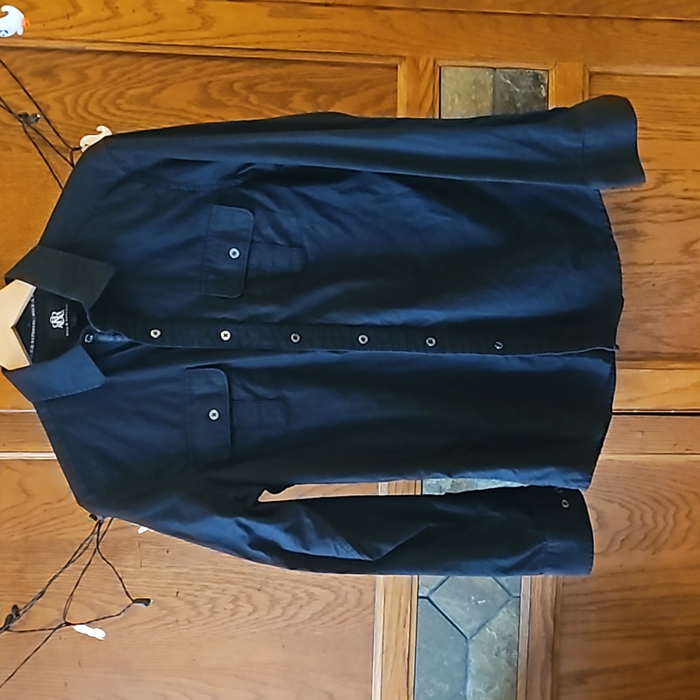Men’s button up shirt, Rock & Republic, front pockets, Size Medium
